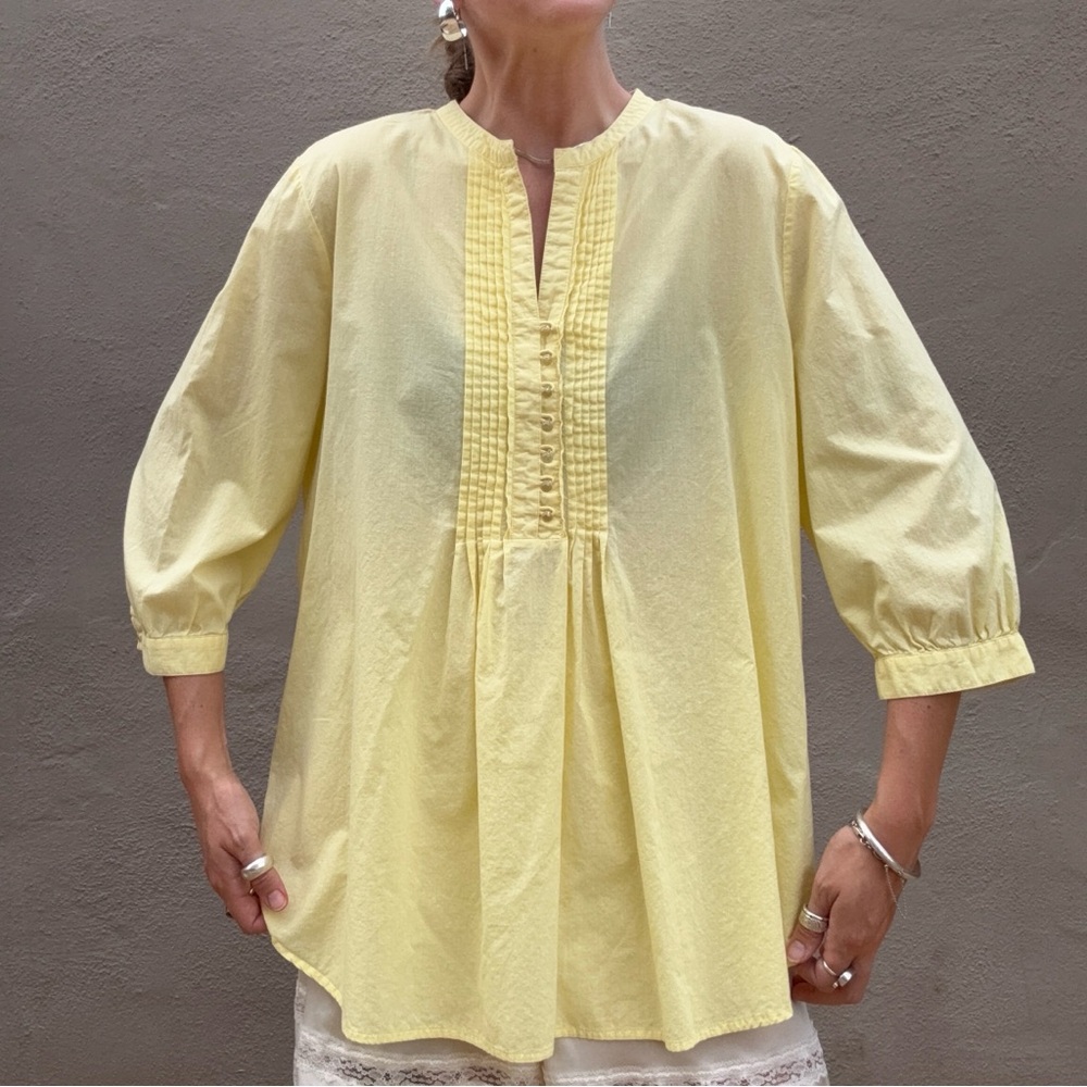 Liz Claiborne Light Yellow Tunic Top